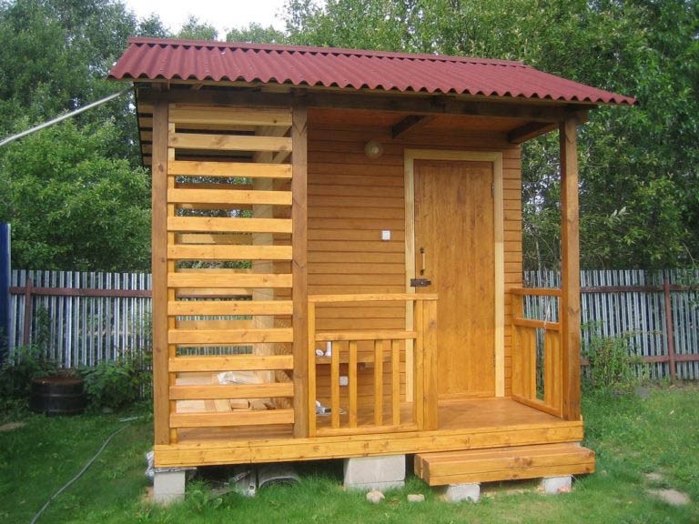 Бытовка дачная с дровницей